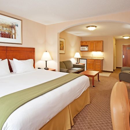 Holiday Inn Express Hotel & Suites Bay City By Ihg Zewnętrze zdjęcie