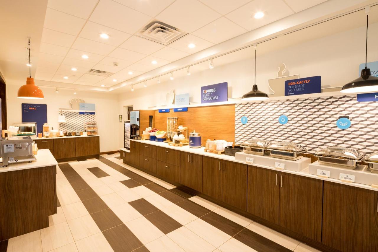 Holiday Inn Express Hotel & Suites Bay City By Ihg Zewnętrze zdjęcie