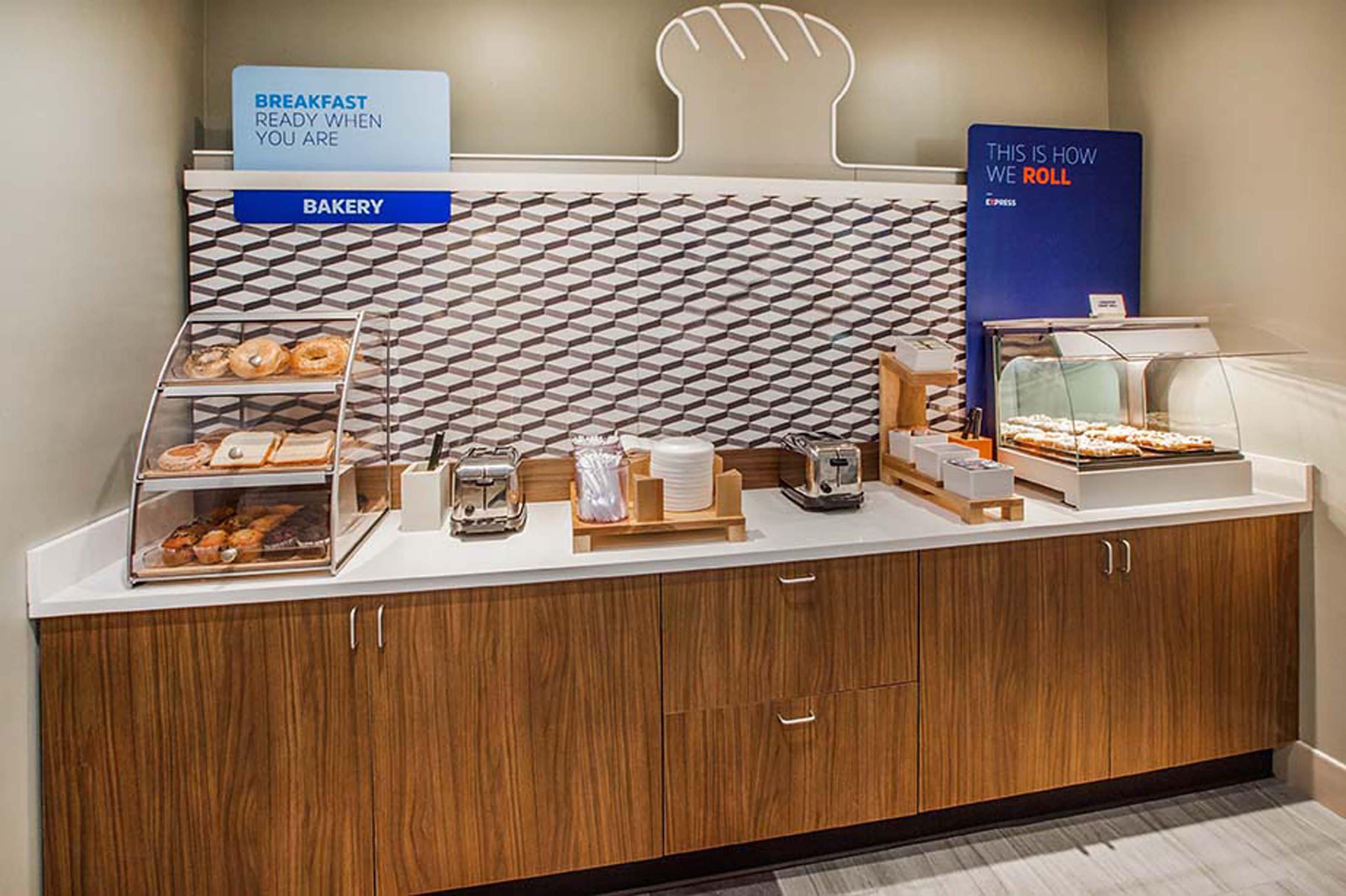 Holiday Inn Express Hotel & Suites Bay City By Ihg Zewnętrze zdjęcie